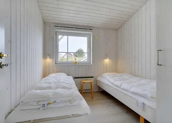 Nyssa - 350m From The Sea By Interhome *