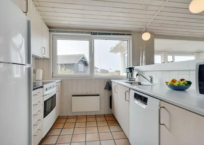 Holiday home Nyssa - 350m From The Sea By Interhome